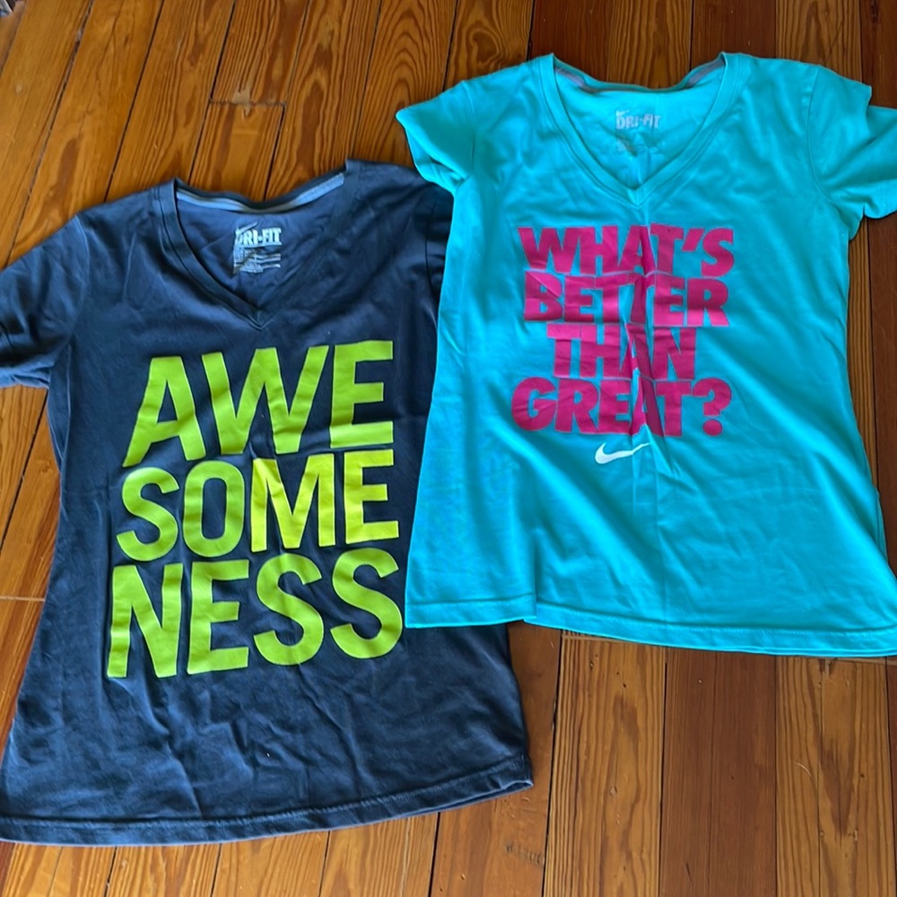 Nike Dri-Fit Slim Fit AWESOME Tees- S